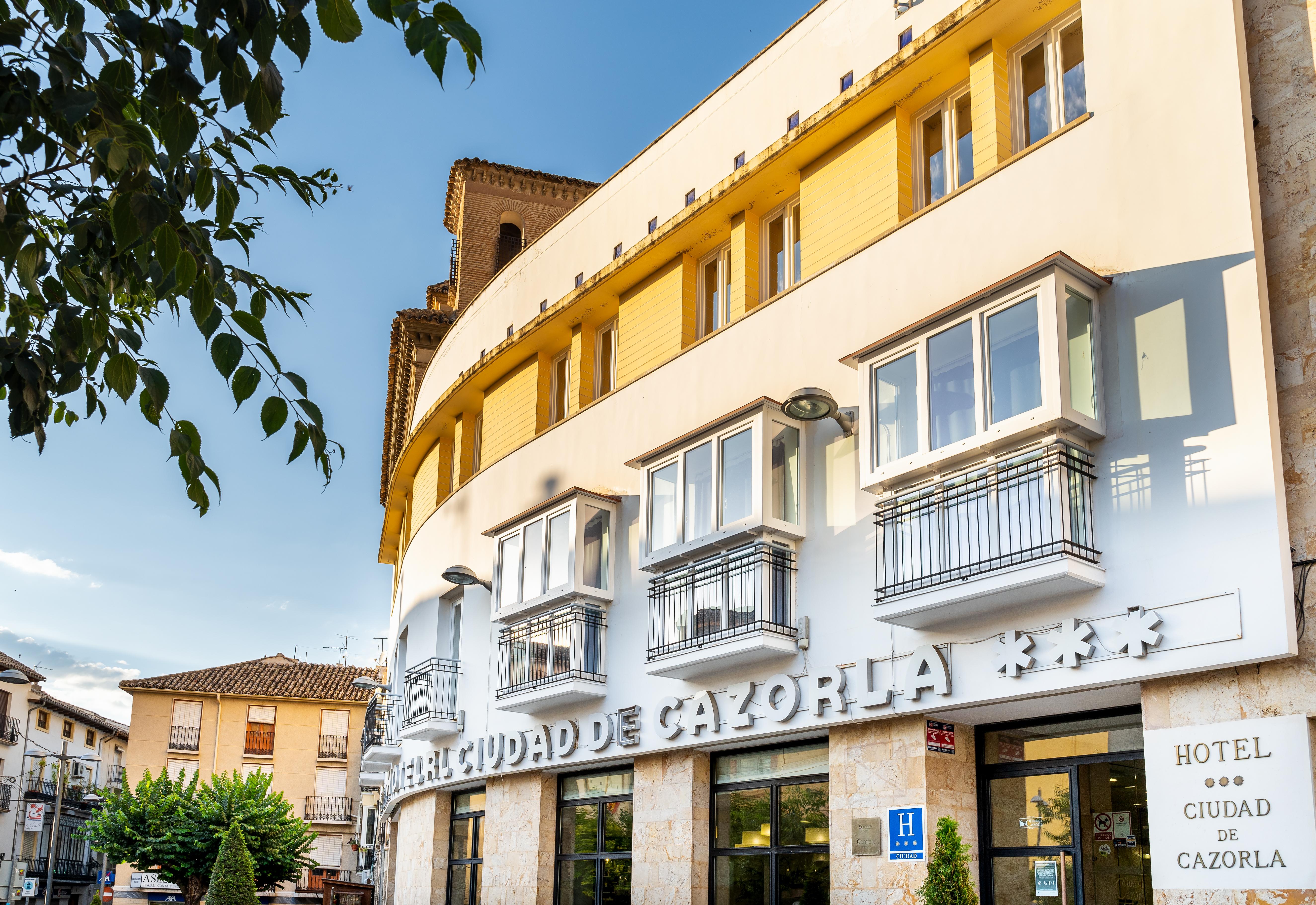 Hotel Ciudad De Cazorla Bagian luar foto